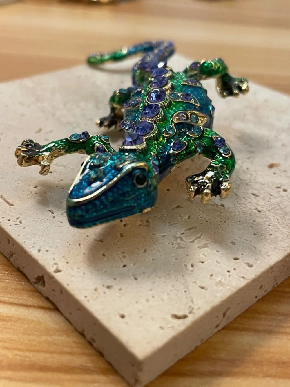 Green Blue Crystal Lizard Brooch Gold Tone Statement Pin Reptile Animal Parisian